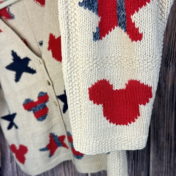 Vintage Disney Limited Edition Crochet Knit 4th of July Sweater Women's Large - Picture 5 of 10